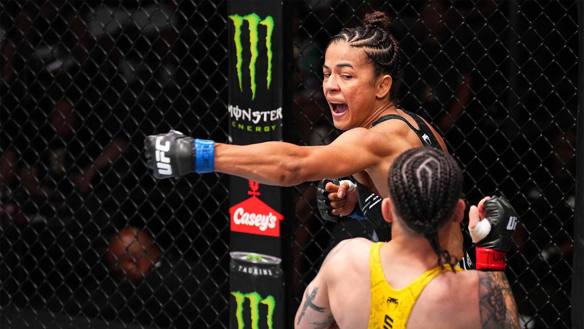 FPT độc quyền UFC®